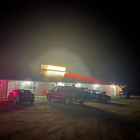 Calabogie Motor Inn Exterior photo