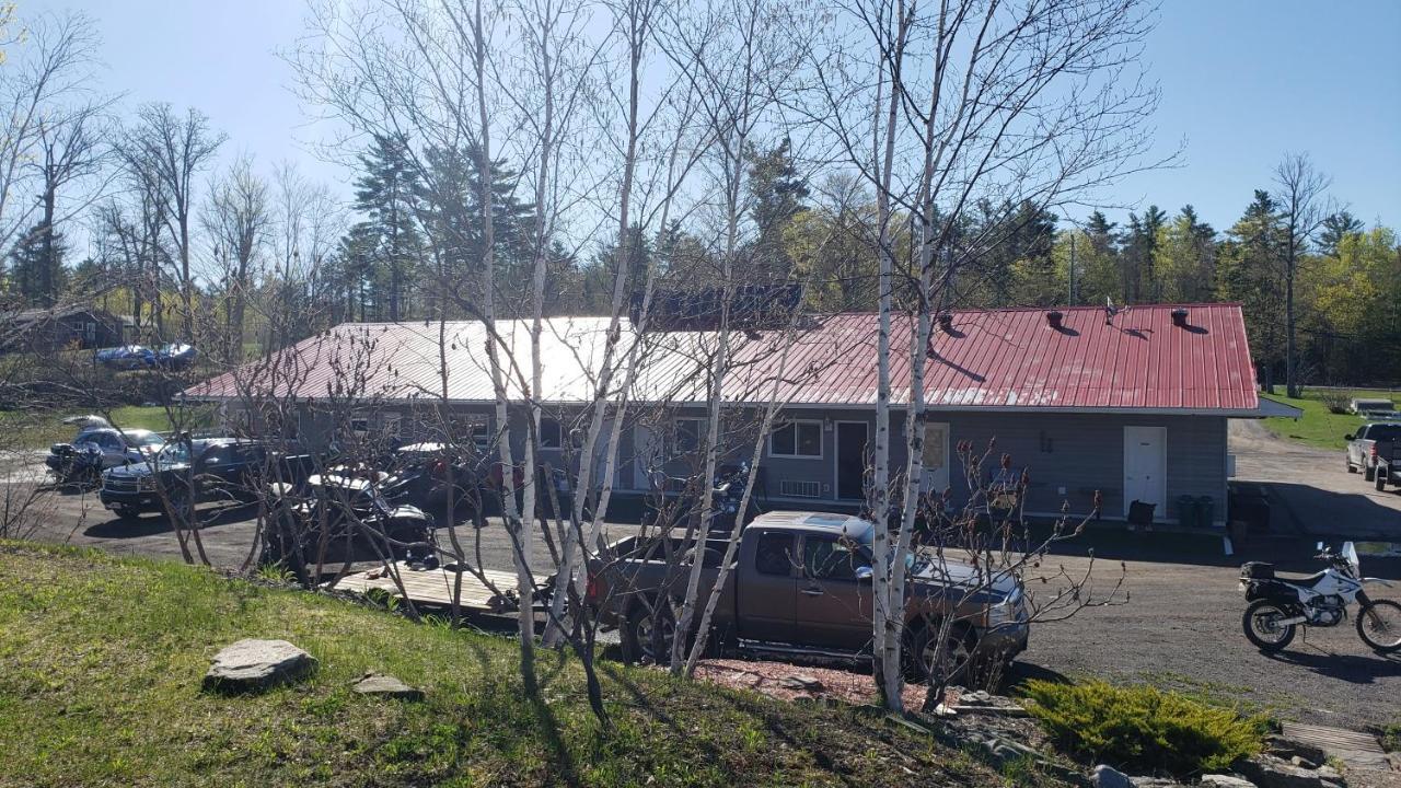 Calabogie Motor Inn Exterior photo