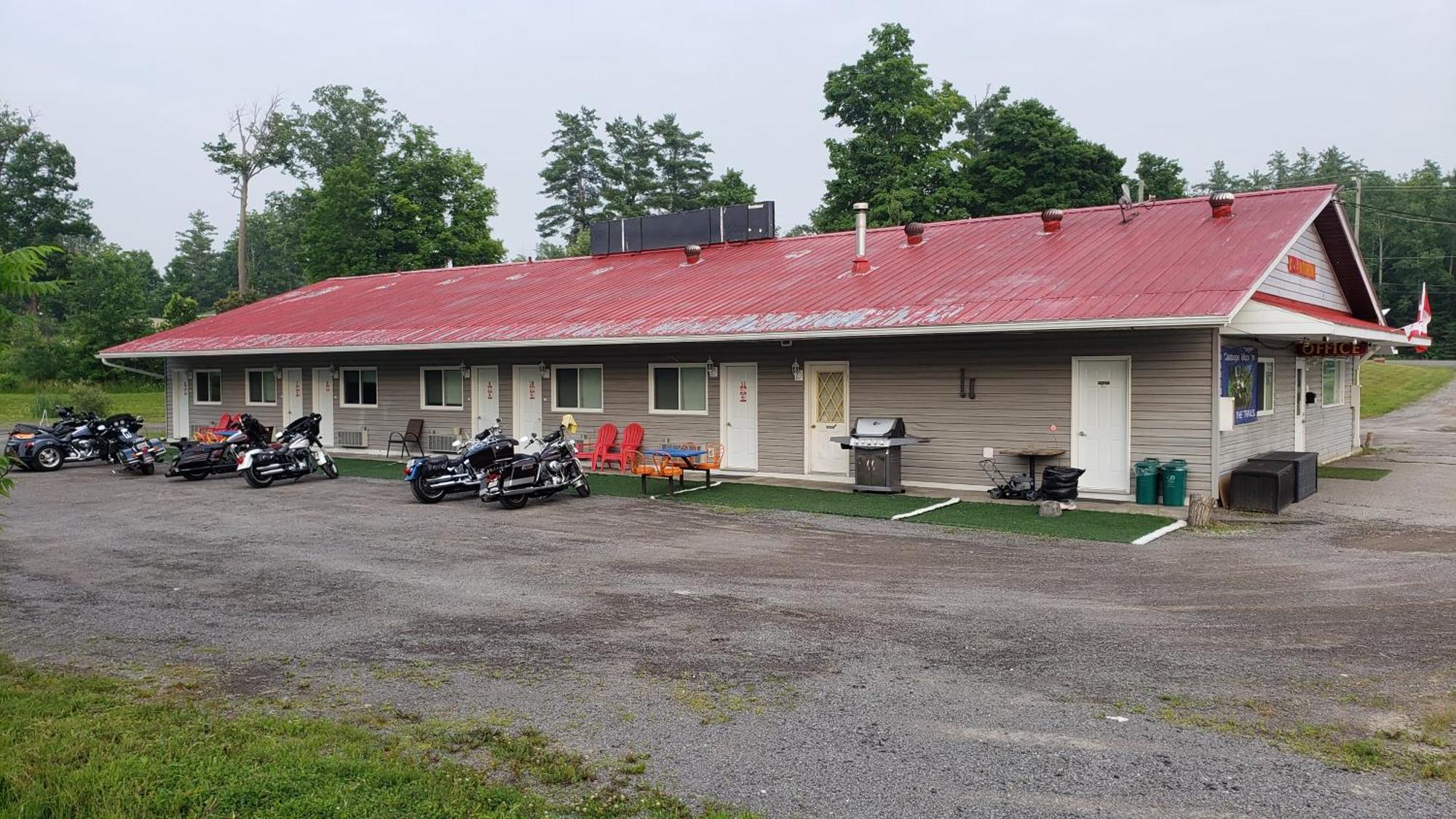 Calabogie Motor Inn Exterior photo