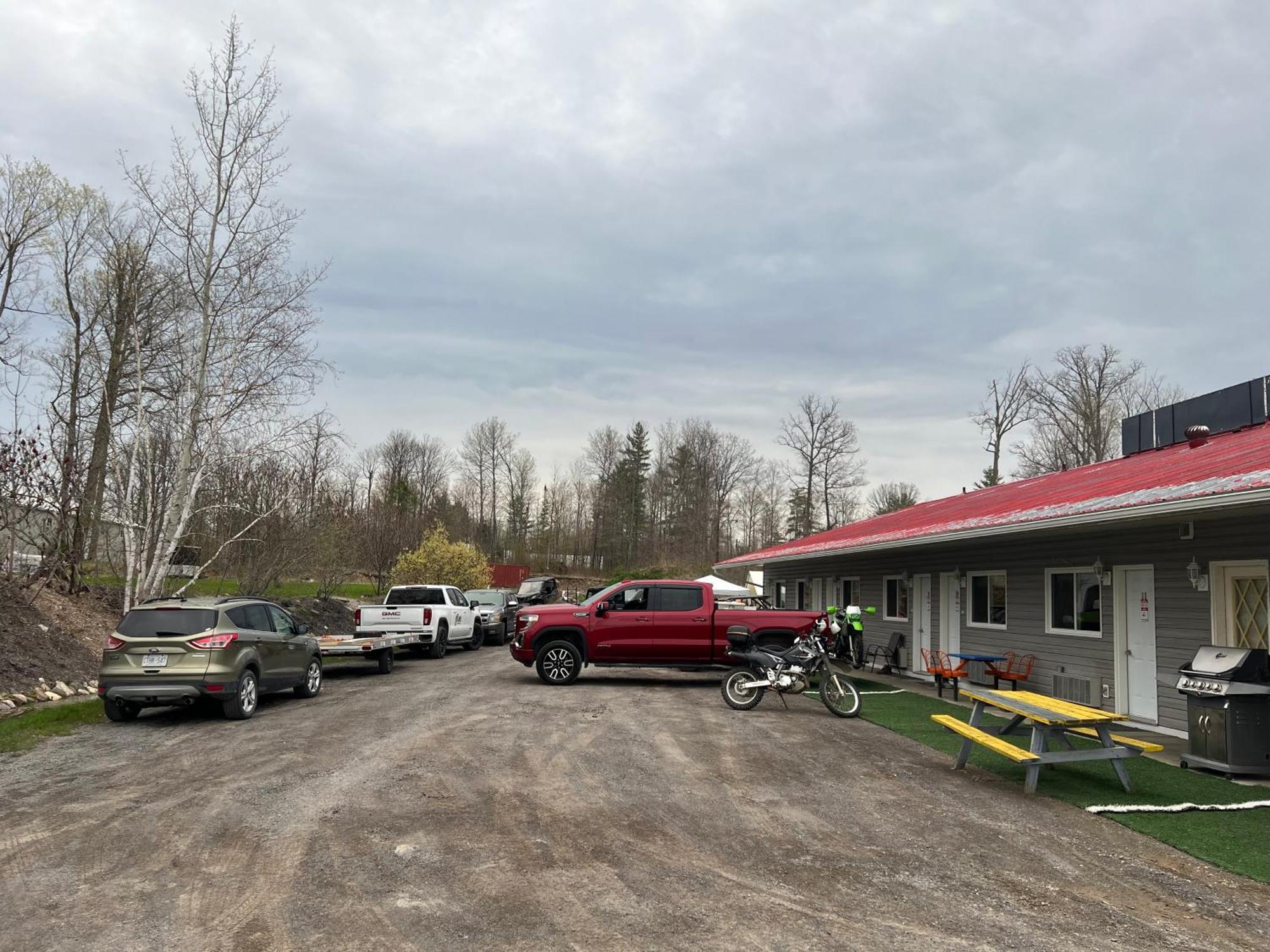 Calabogie Motor Inn Exterior photo